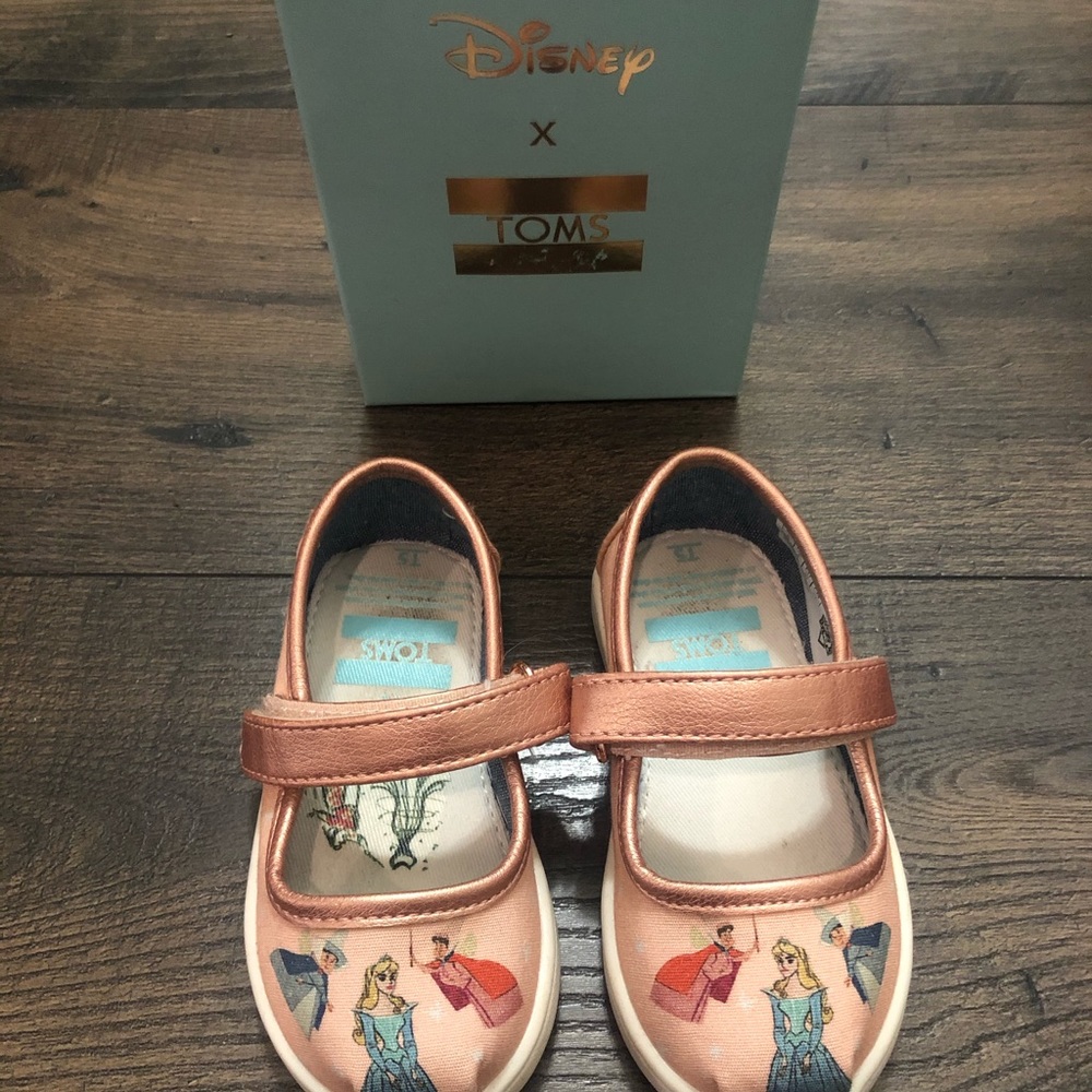 Toddler girls DISNEY TOMS, size 5, LIKE NEW!